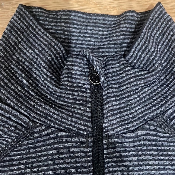 Lululemon quarter zip long sleeve - Picture 2 of 3